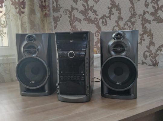 JVC markalı musiqi mərkəzi